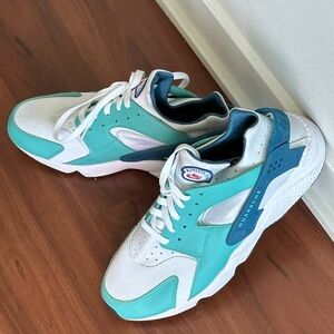 NIKE Air Huarache Athletic Club Washed Teal